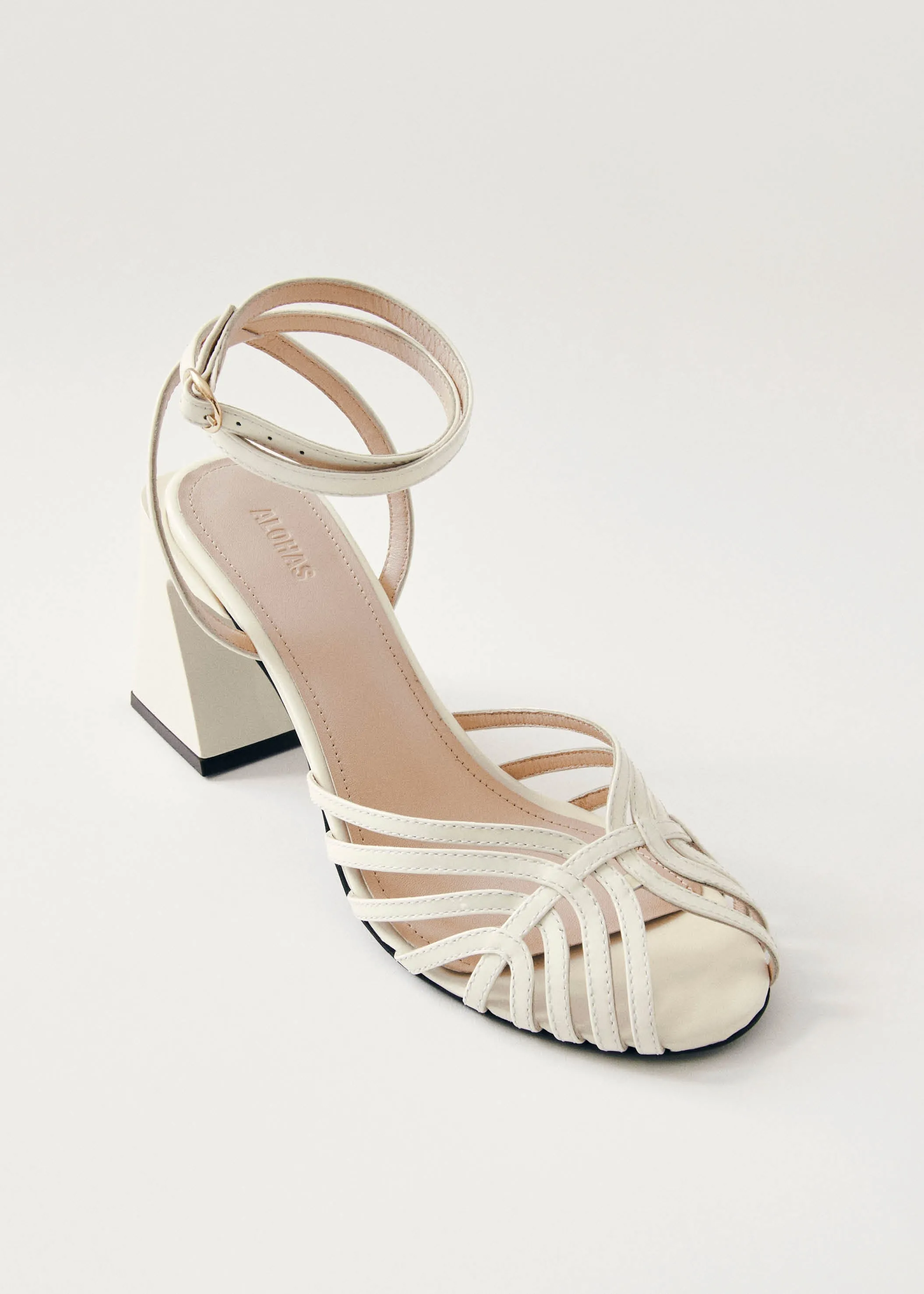 Jessa Onix Cream Leather Sandals