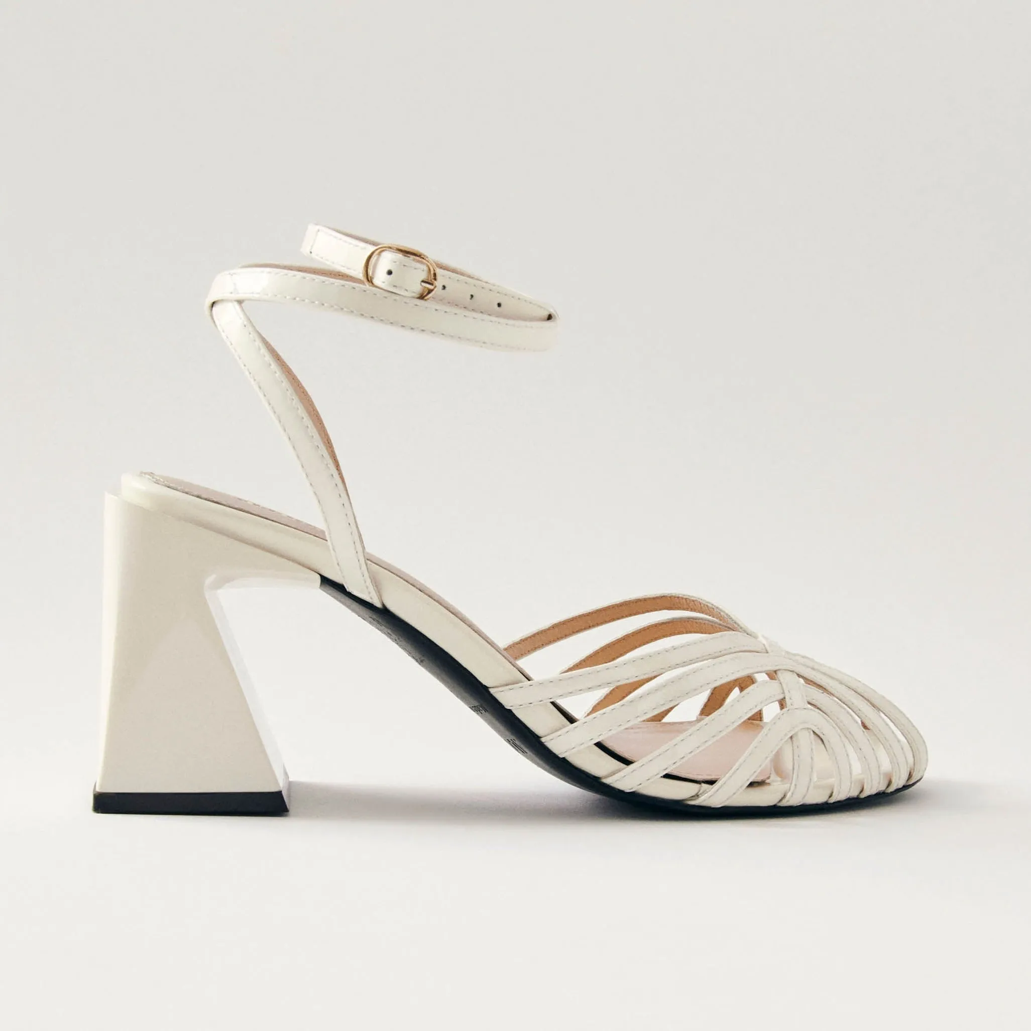 Jessa Onix Cream Leather Sandals