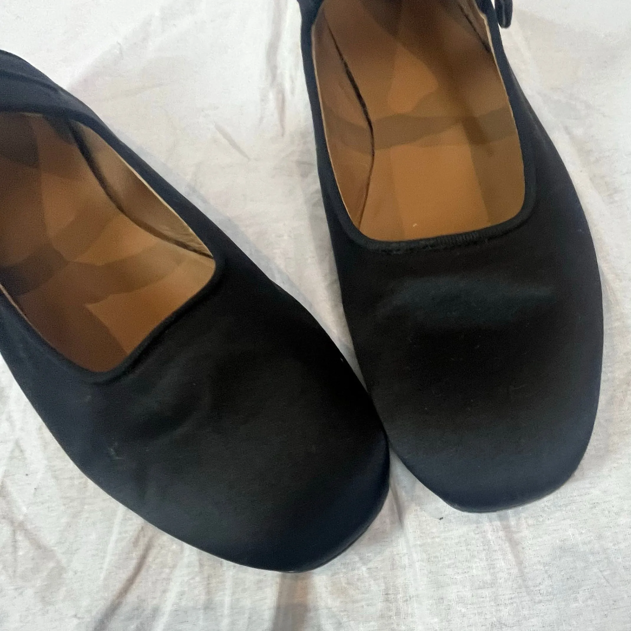 Le Monde Beryl 395 Black Silk Maryjane Flats 41