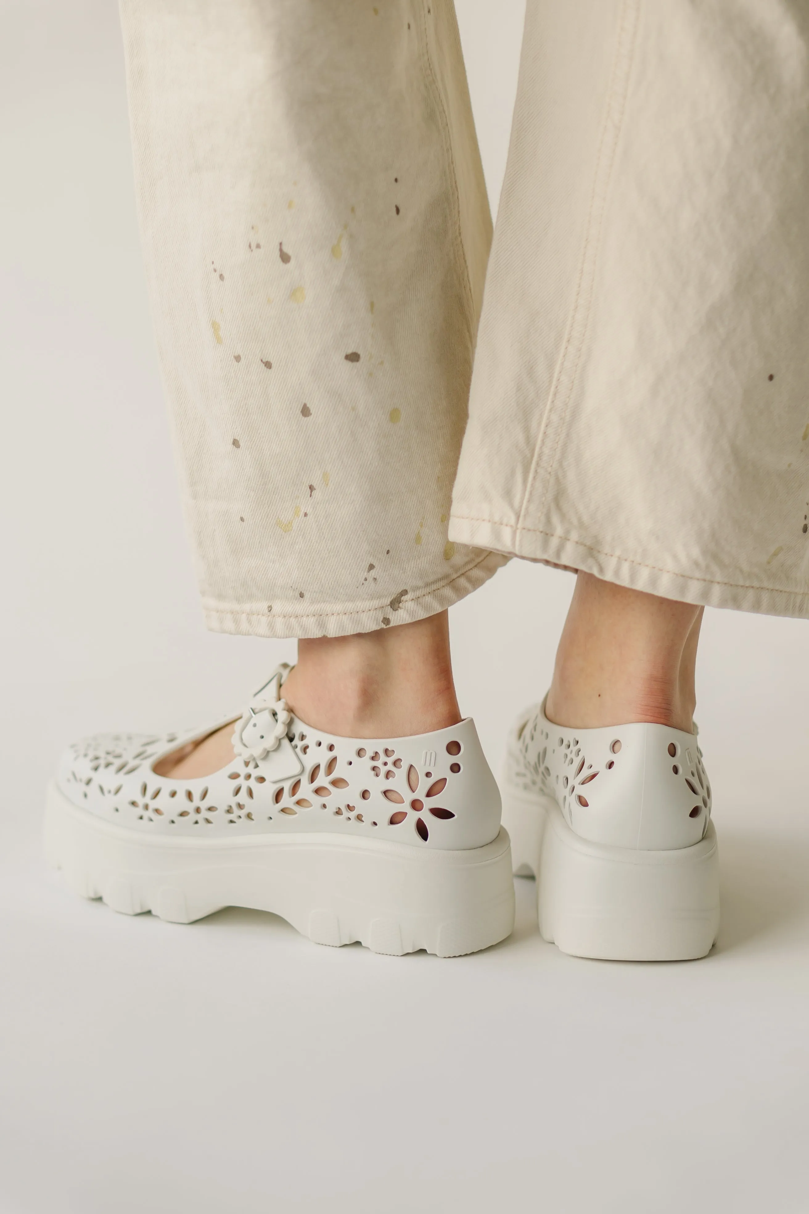 Melissa: Kick Off Lace Platform in White